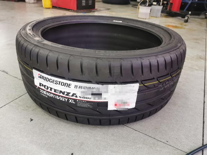普利司通搏天族S001 245/40R18 97Y輪胎評(píng)測(cè) 寶馬5系與奔馳E級(jí)的完美搭檔，性能與舒適的極致平衡